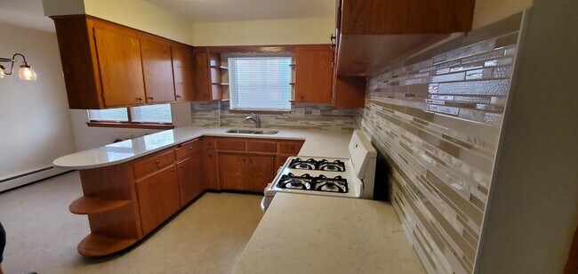 Building Photo - 409 S Kenilworth Ave