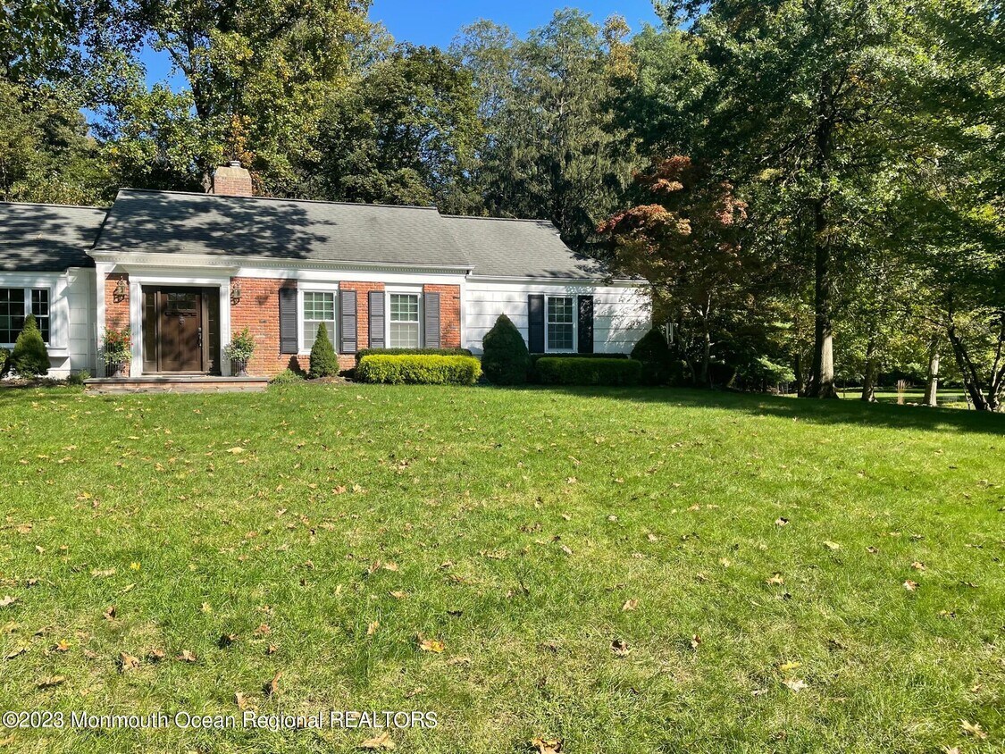 36 Tulip Ln, Colts Neck, NJ 07722 Apartment for Rent in Colts Neck