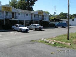 Building Photo - 511 Plaza Pl