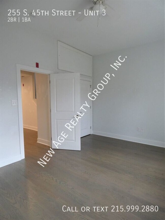 Foto del edificio - Bi-Level Two-bedroom Apartment With Den & ...