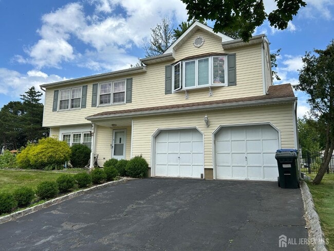 Building Photo - 26 Netherwood Cir