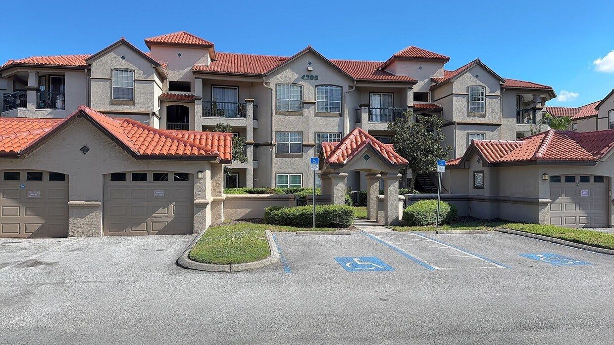 Foto principal - Beautiful 1 bedroom condo for rent in Lake...