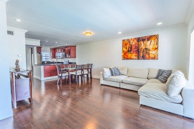 Foto del edificio - 3000 Sunrise Lakes Dr E