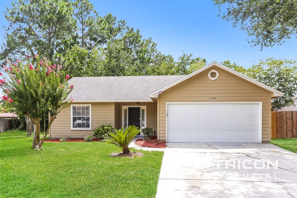 Foto principal - 11456 Dustin Ct