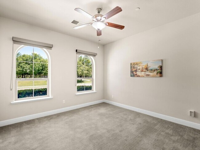 Foto del edificio - 1229 E Via Roma Dr