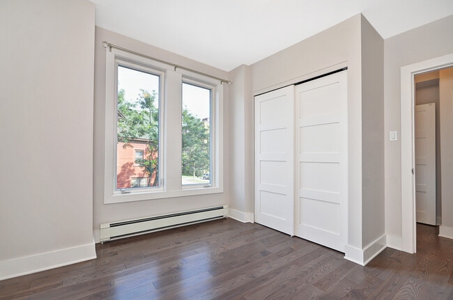 Building Photo - 160 Waverley St