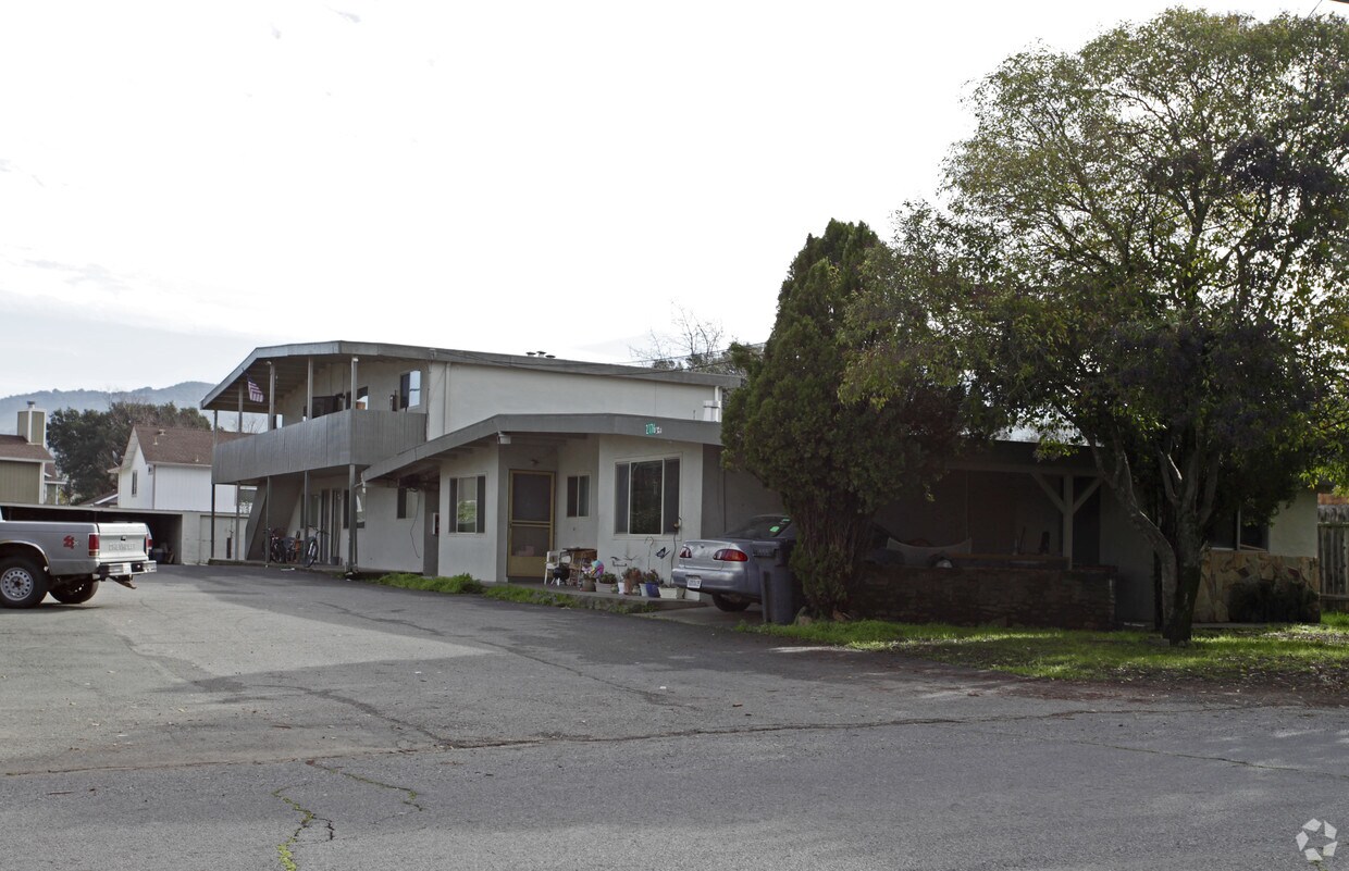 Primary Photo - 2176 Shurtleff Ave