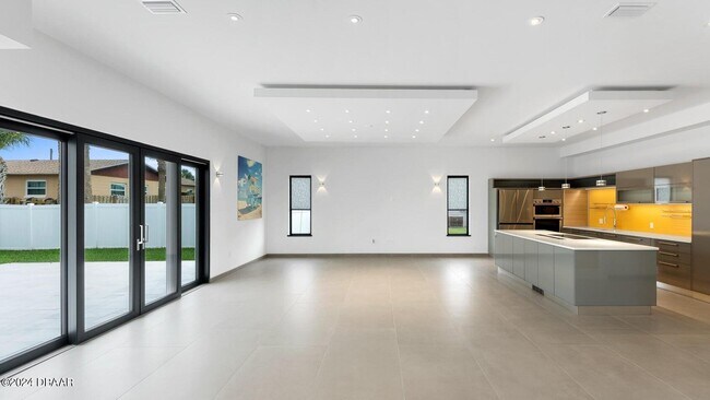 Building Photo - 3001 John Anderson Dr