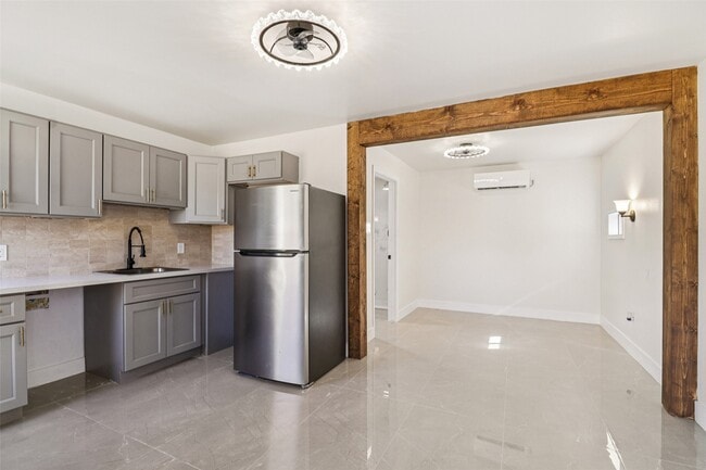 Building Photo - 1307 Saddle Rock Dr