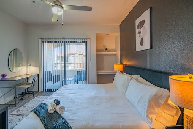 Foto del edificio - 7455 N 95th Ave