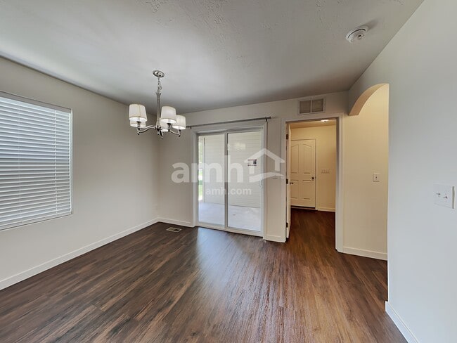 Foto del edificio - 9963 W Rustica St