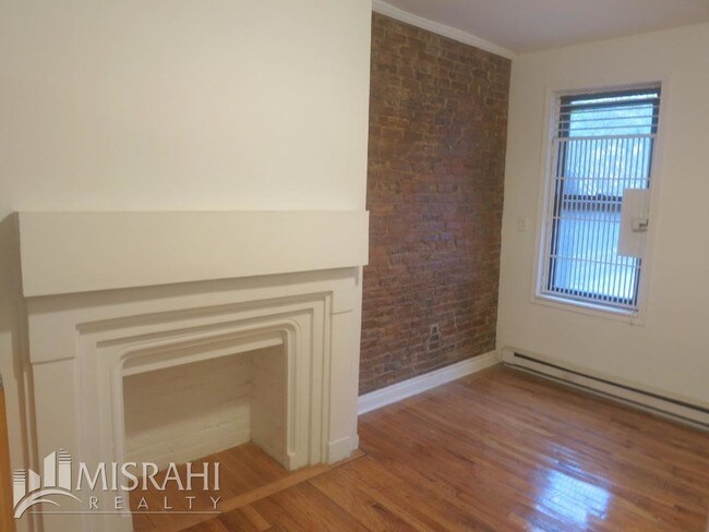 Building Photo - 95 Orchard St