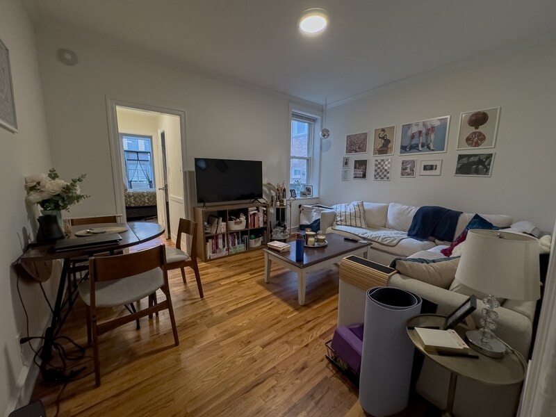 Primary Photo - 336 Lombard St