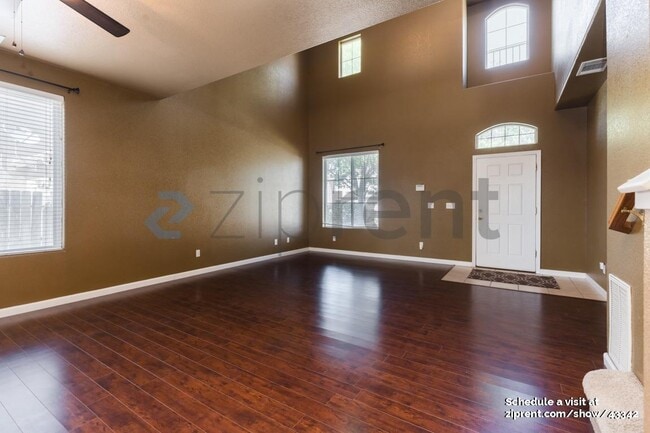 Building Photo - 2422 Carson Ave