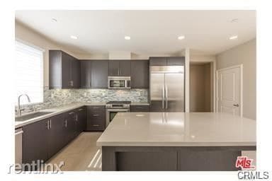 Building Photo - 12895 W Runway Rd