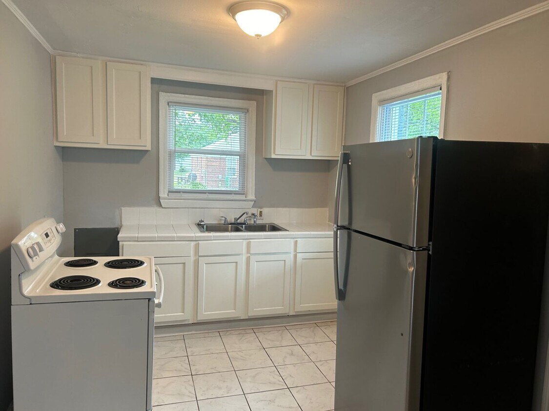 Foto principal - 2242 Ervin St