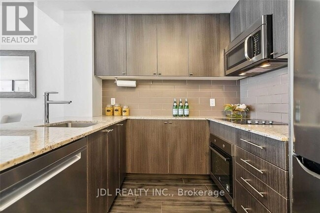 Building Photo - 18 Rean Dr