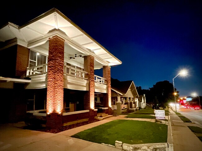 Foto del edificio - 2556 S University Dr