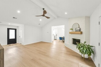 Building Photo - 12018 Woolford Dr