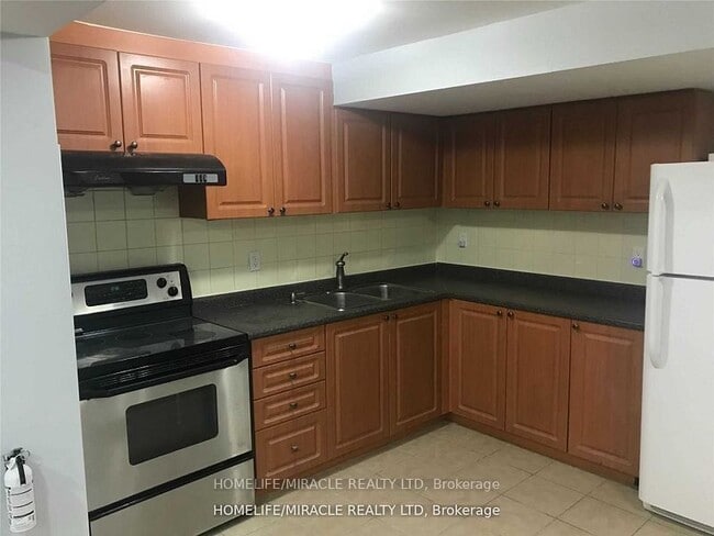 Photo du bâtiment - 93 Whitehouse Cres