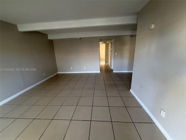 Foto del edificio - 1025 S Flagler Ave