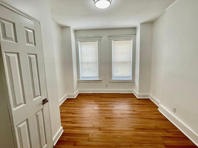 Foto del edificio - 38 Randolph Ave