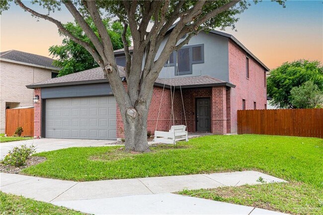Building Photo - 2103 Trophy Dr