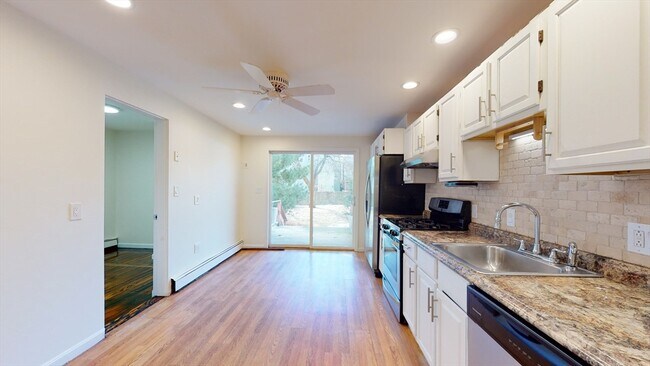 Foto del edificio - 833 E 2nd St