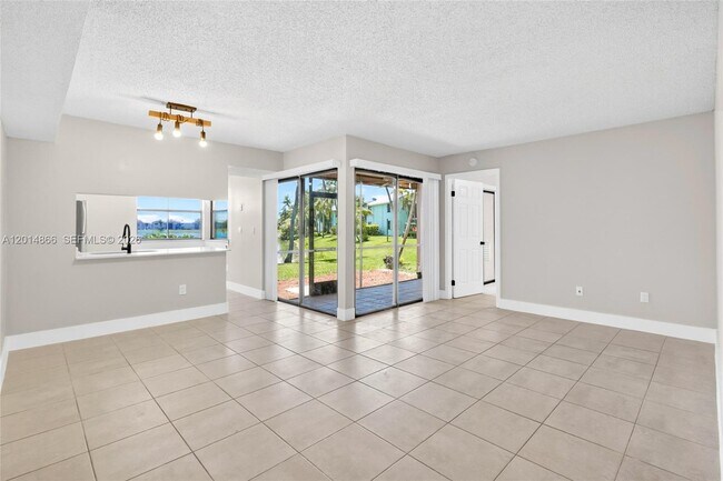 Building Photo - 800 Independence Dr