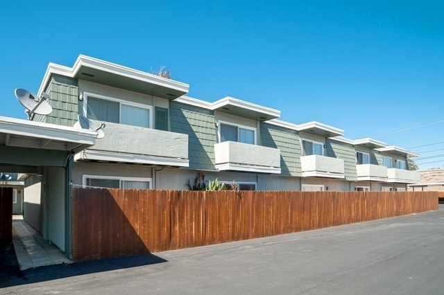 Building Photo - Ebbetts Pass Apartment Building