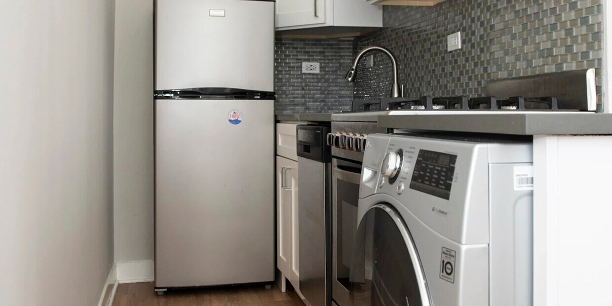 Foto principal - 517 W Belmont Ave