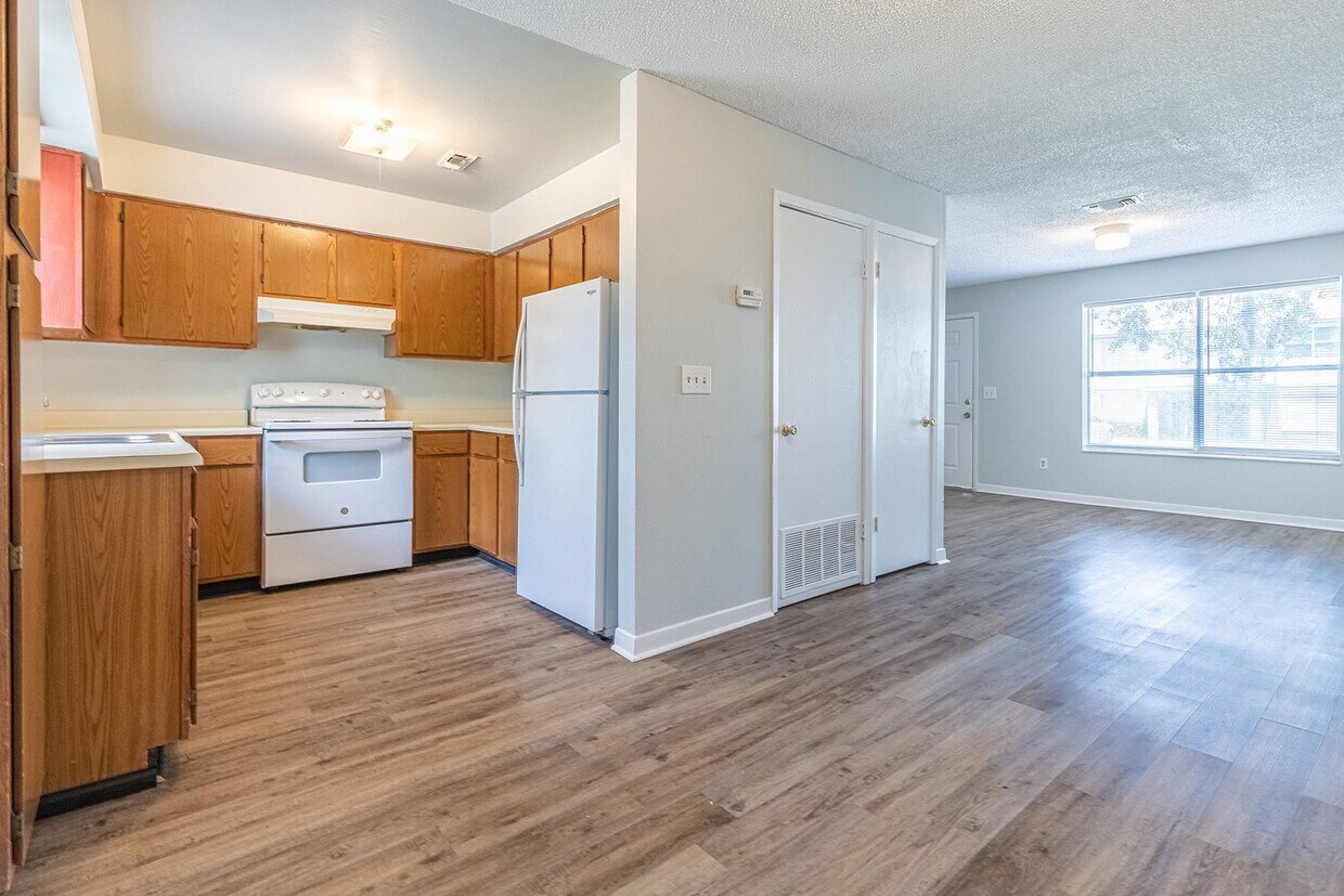 2HAB, 1BA Cocina - Emerald Cove West