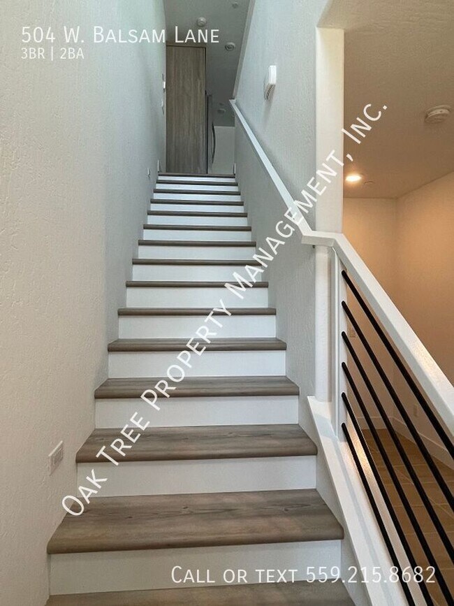 Foto del edificio - 504 W Balsam Ln