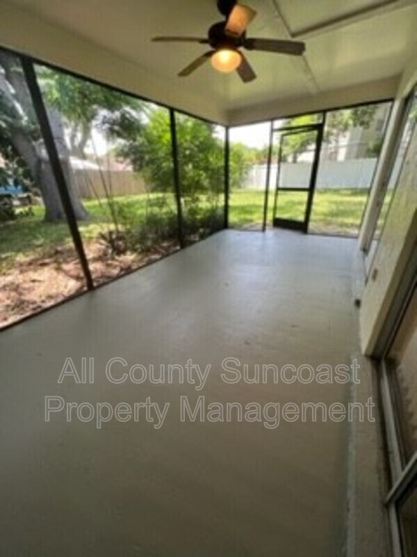 Building Photo - 2925 Pinellas Point Dr S