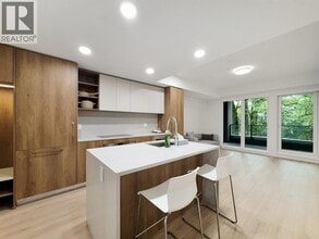 Building Photo - 133 W 49th Ave