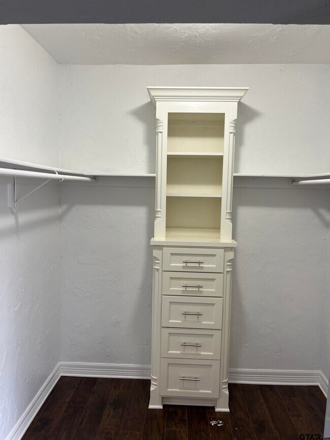 Foto del edificio - 803 S Vine Ave