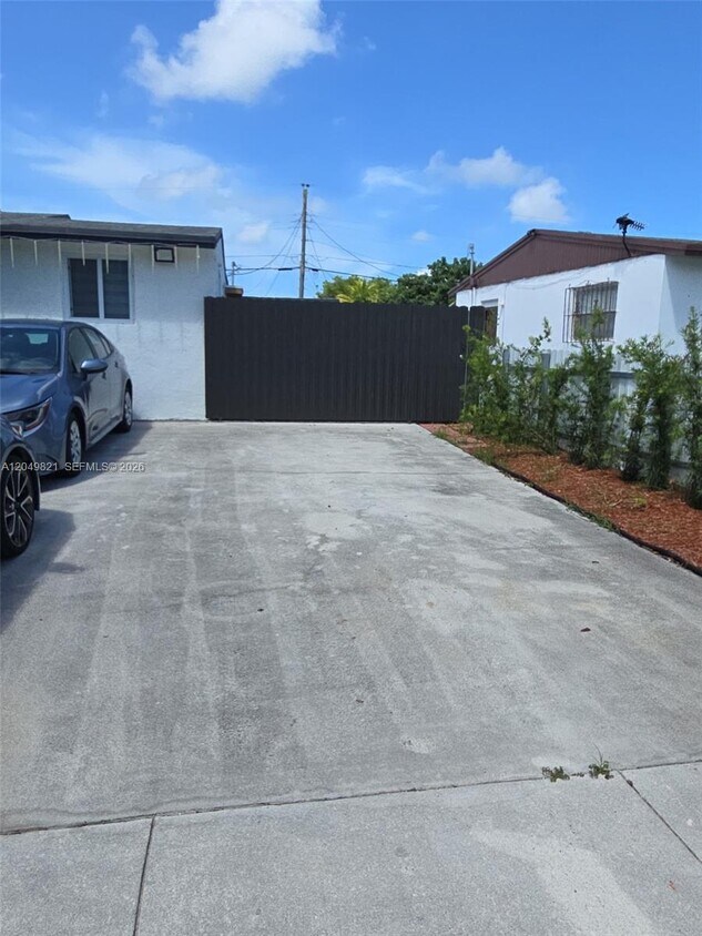 Building Photo - 20601 SW 116th Rd