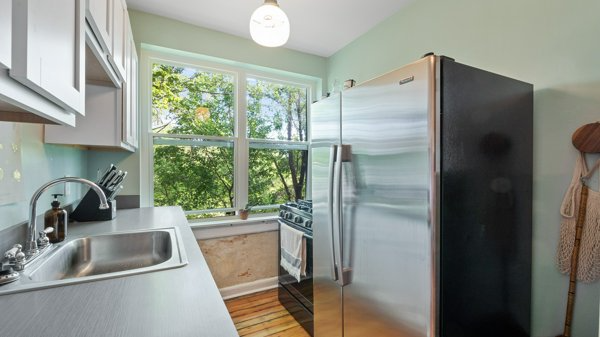 Foto del edificio - 17130 Birchcrest Dr
