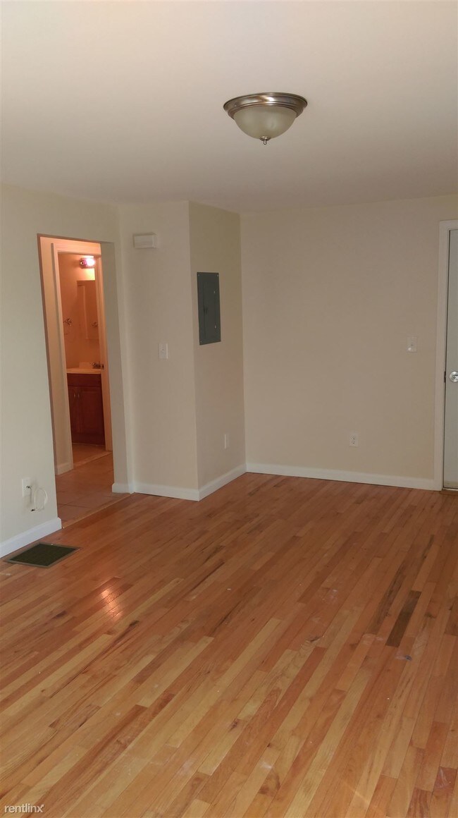 Building Photo - 1 br, 1 bath  - 75 Orchard St