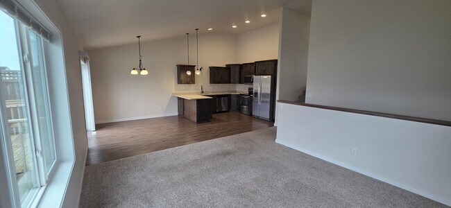 Foto del edificio - 3 Bed 3 Bath Twin Home