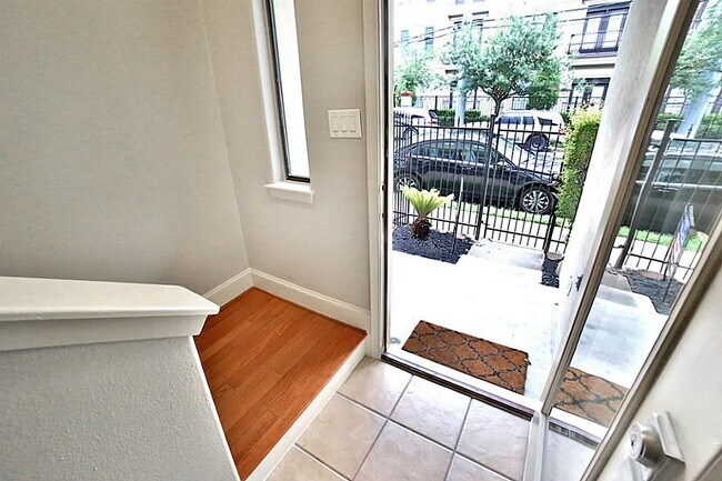 Foto del edificio - 407 Jackson Hill St