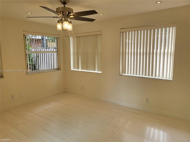 Foto del edificio - 3 br, 2 bath House - 2808 N Ocean Blvd