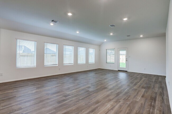 Foto del edificio - 5003 Viridian Forrest Dr