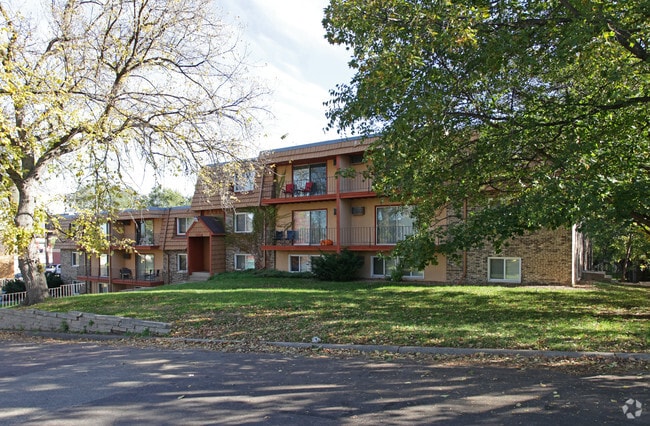 Building Photo - 1325 Jersey Ave S