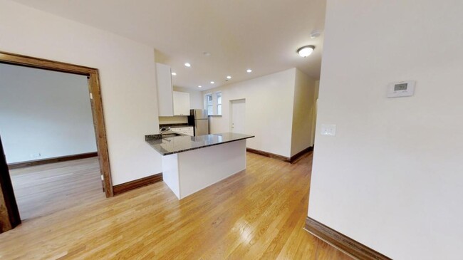 Foto del edificio - 4957 N Whipple St