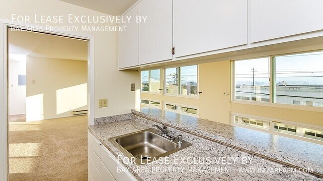 Foto del edificio - 647 Grand Ave