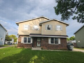 Building Photo - 6448-6450 N 106th St