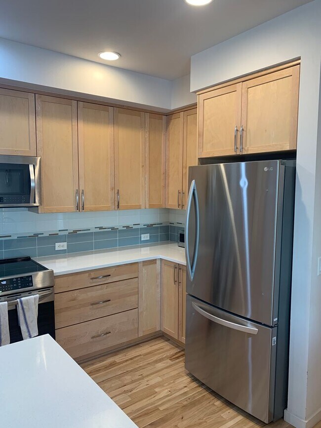 Building Photo - Move in Ready-Executive furnished Top Floor End unit Condo in Louisville Colorado, Beautiful Mt. ...