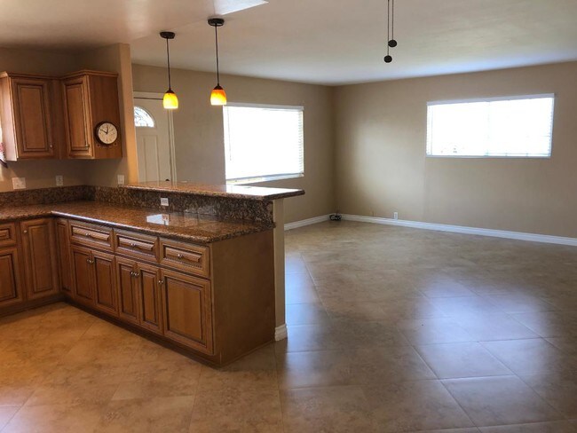 Foto del edificio - 2750 Dahlia Ave