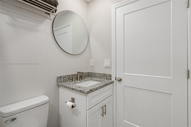 Foto del edificio - 221 Grannis Ave S